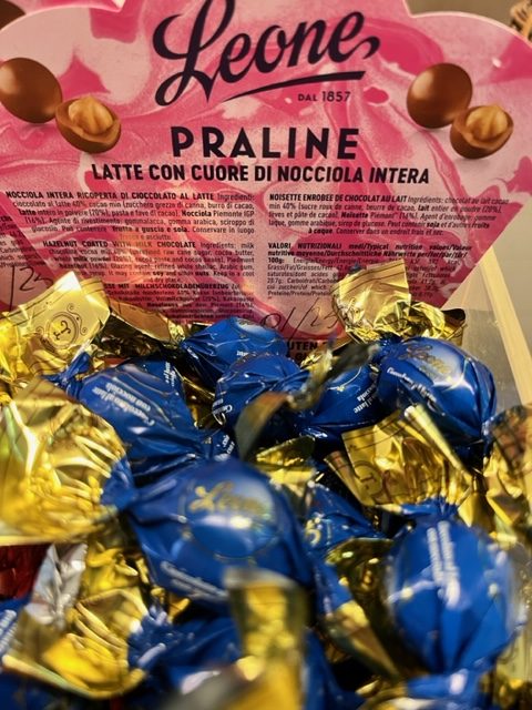 LEONE PRALNA LATTE NOCCIOLA